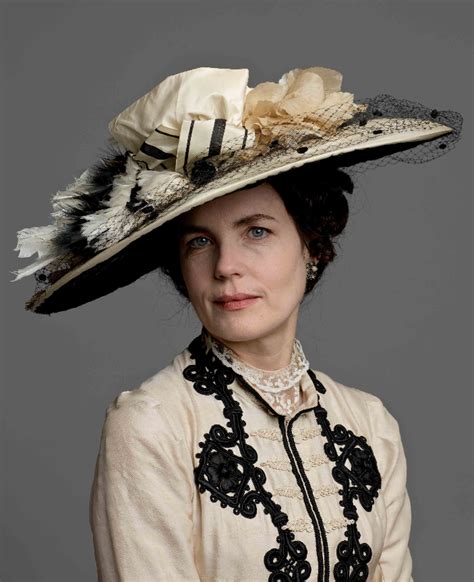 cora crawley|does lady grantham die.